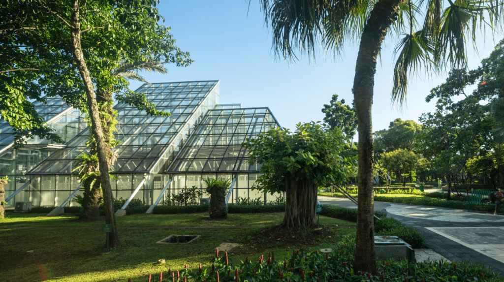 Foto Taman Menteng Tempat Lari di Jakarta